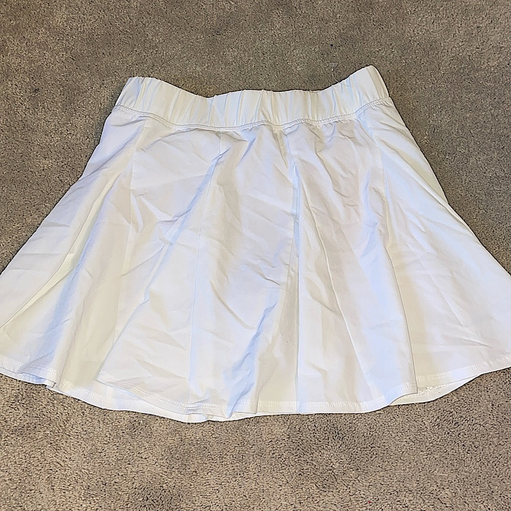 Year of ours white skort! Size small